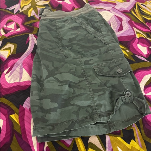 Cargo Shorts - Picture 3 of 5